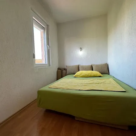 Nyaraló Sany *